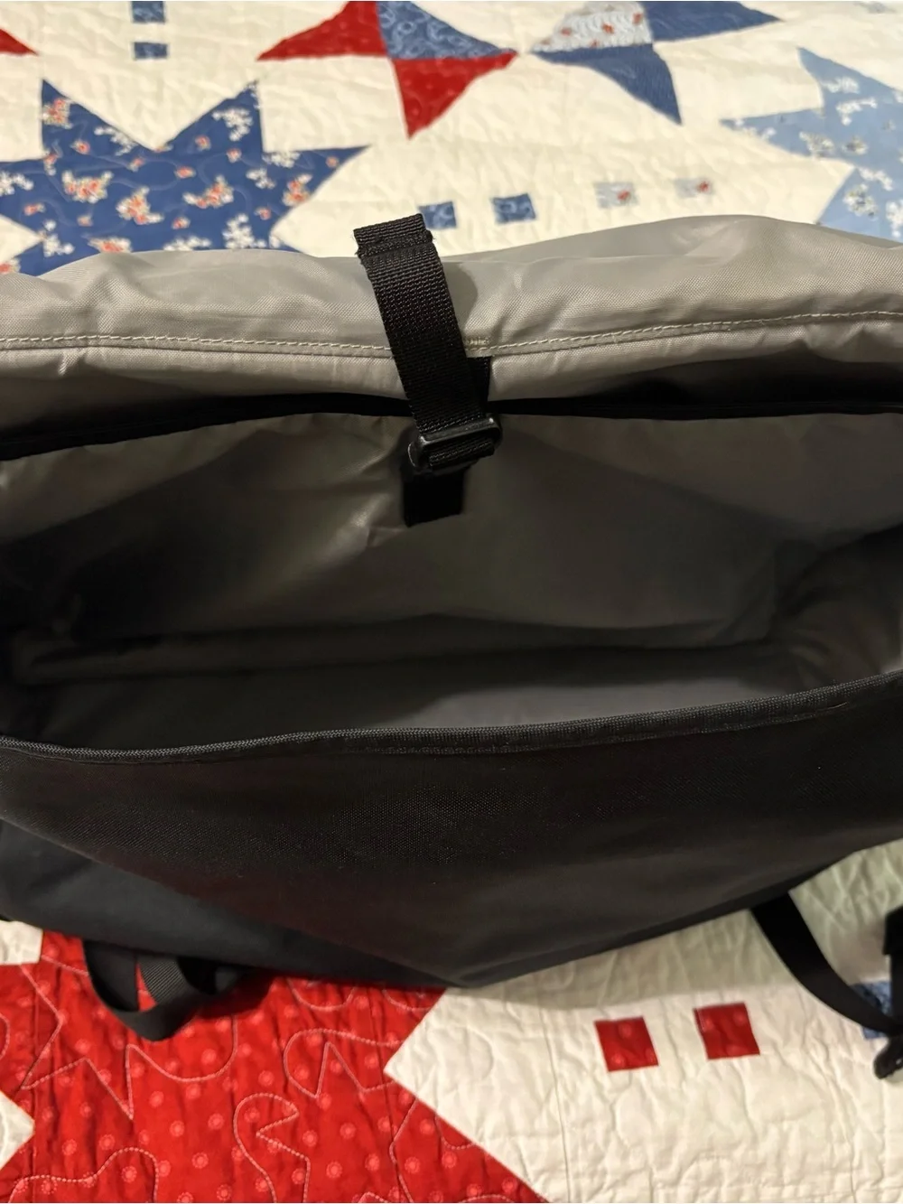 Patagonia Critical Mass Messenger Bag Large Capacity Black